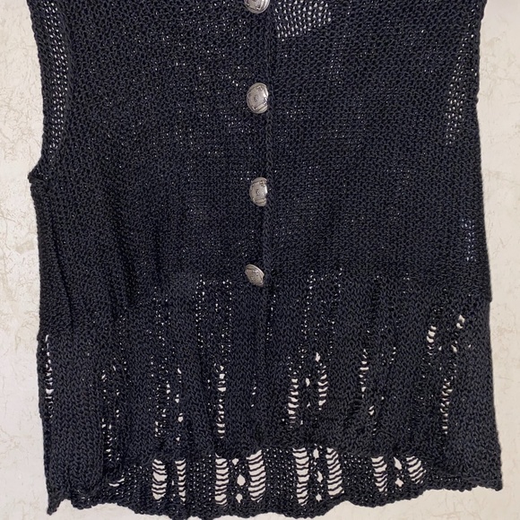 Dalya Knit Vest - Picture 3 of 12